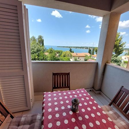 Apartments Henc Novigrad Istria 外观 照片